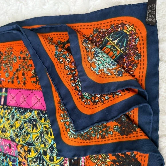 HERMES Pique Fleuri de Provence by Christine Henry Silk Scarf - Picture 7 of 11